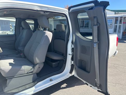 Used 2019 Nissan Frontier S image 11