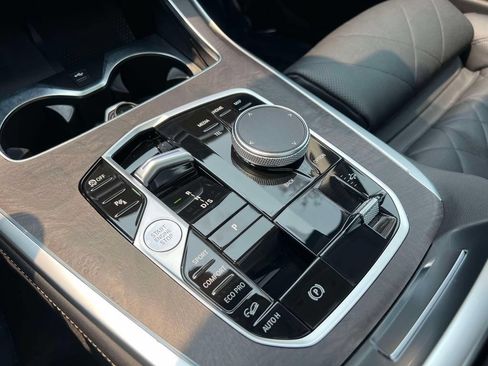 Used 2024 BMW X7 xDrive40i AWD/4WD image 29