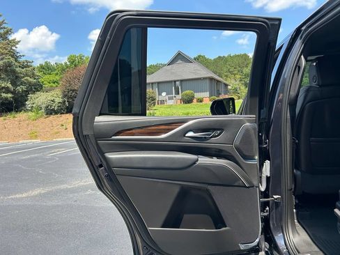 Used 2023 Cadillac Escalade Premium Luxury AWD/4WD image 62