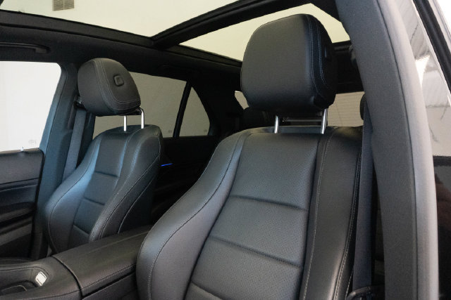 Used 2023 Mercedes-Benz GLE 350 w/ AMG Line Exterior image 9