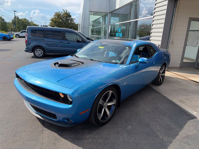 Used 2015 Dodge Challenger R/T RWD image 2