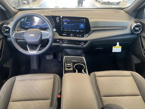 Used 2026 Chevrolet Equinox LT w/ Convenience Package II image 11