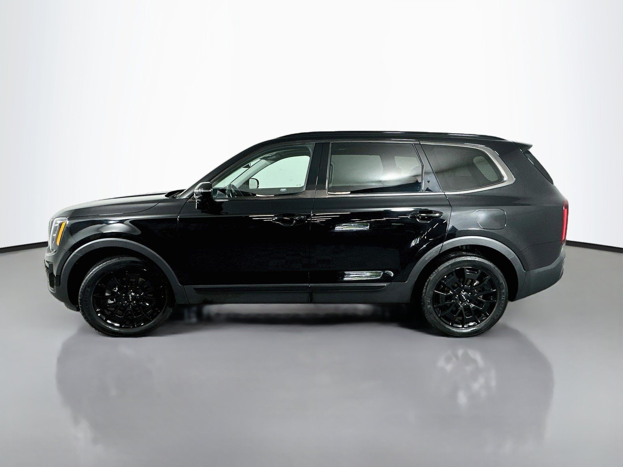Certified 2022 Kia Telluride SX w/ SX Prestige Package AWD/4WD image 4