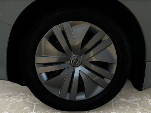 Used 2025 Nissan Leaf S FWD image 14