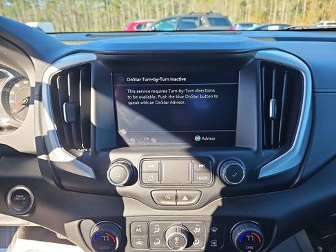 Used 2024 GMC Terrain SLT image 26