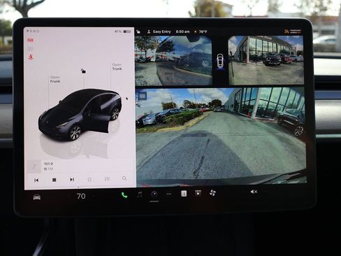 Used 2024 Tesla Model Y Long Range AWD/4WD image 54