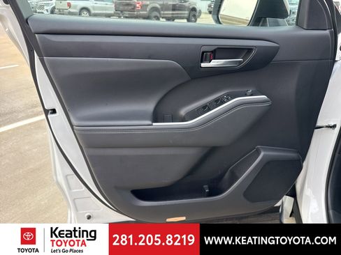 Certified 2024 Toyota Highlander XSE image 11