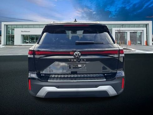New 2025 Volkswagen Tiguan SE image 5