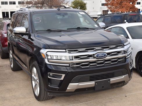 Used 2023 Ford Expedition Platinum image 4