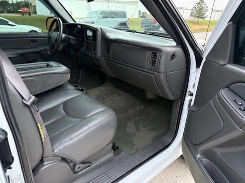 Used 2004 Chevrolet Silverado 1500 LS w/ Light Duty Power Package image 23