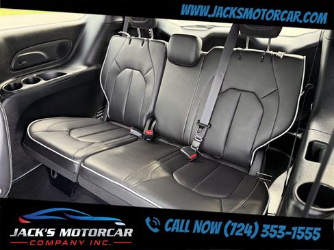 Used 2026 Chrysler Pacifica Limited FWD image 26