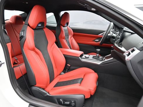 Used 2025 BMW M4 Coupe w/ Executive Package image 28