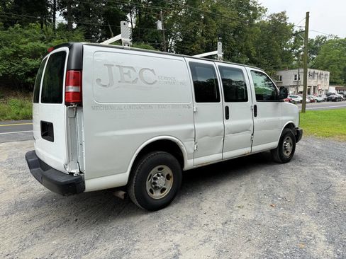 Used 2015 Chevrolet Express 2500 image 5