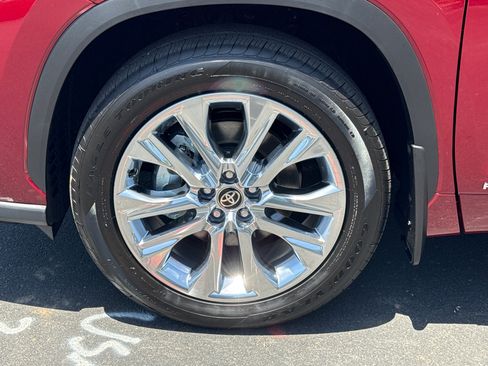New 2026 Toyota Highlander Limited AWD/4WD image 5