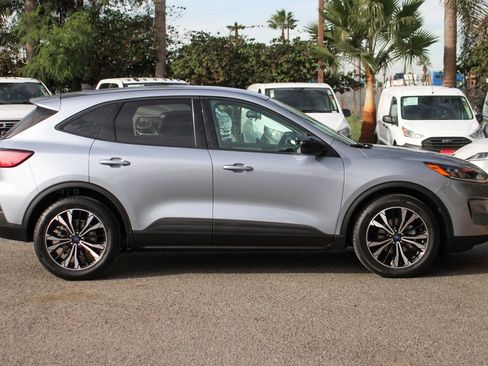 Used 2022 Ford Escape SE w/ SE Sport Appearance Package image 11