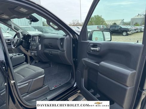 Used 2024 Chevrolet Silverado 1500 Custom Trail Boss w/ LPO, Dark Essentials Package image 24