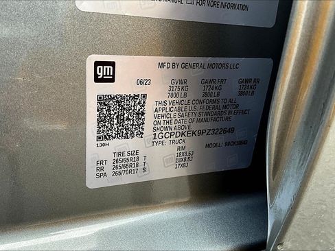 Used 2023 Chevrolet Silverado 1500 LT AWD/4WD image 12