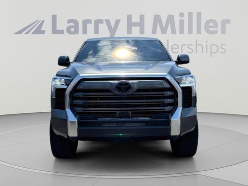 Used 2025 Toyota Tundra Limited AWD/4WD image 5