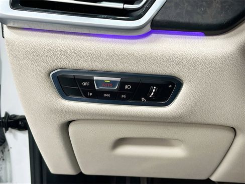 Used 2022 BMW X5 xDrive40i w/ M Sport Package image 10