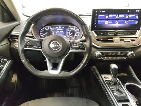 Used 2023 Nissan Altima 2.5 SV w/ SV Premium Package FWD image 22