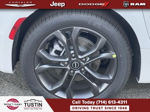 New 2026 Chrysler Pacifica Select FWD image 11