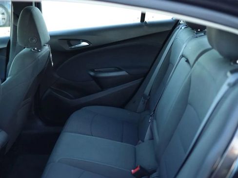 Used 2017 Chevrolet Cruze LT image 29