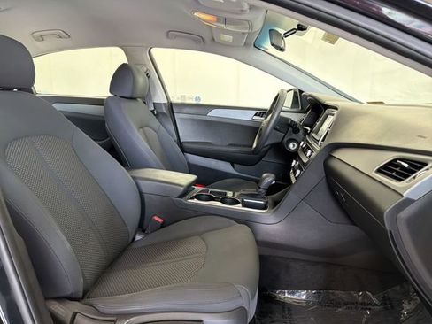 Used 2018 Hyundai Sonata SE FWD image 18