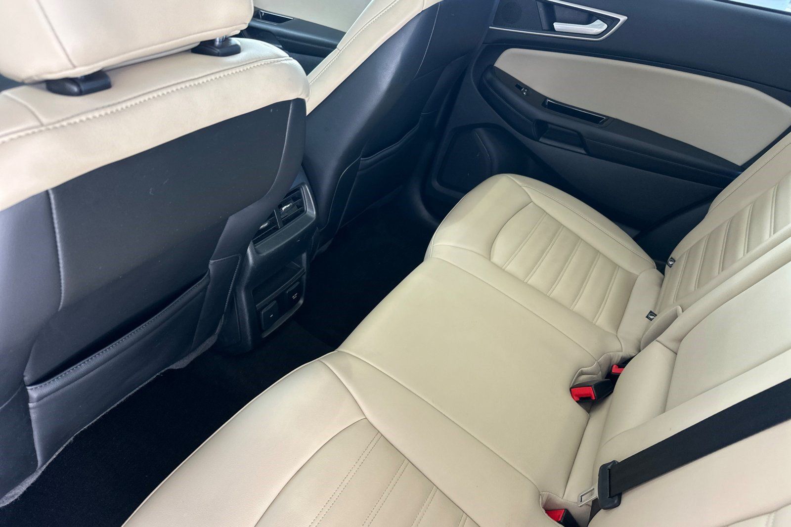 Used 2020 Ford Edge SEL w/ Convenience Package FWD image 15