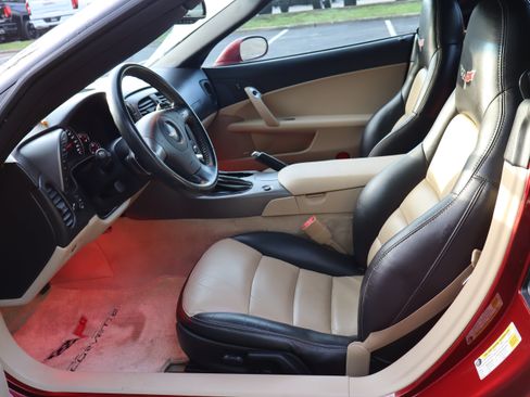 Used 2007 Chevrolet Corvette Convertible w/ Preferred Equipment Group RWD image 24