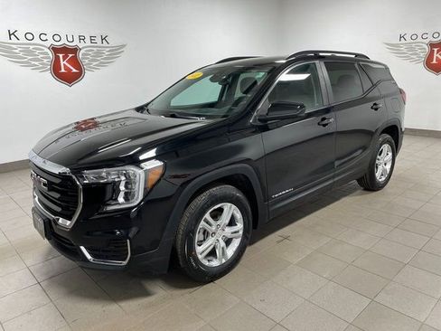 Used 2022 GMC Terrain SLE w/ Driver Convenience Package AWD/4WD image 3