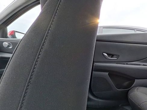 Used 2021 Hyundai Elantra SE image 24