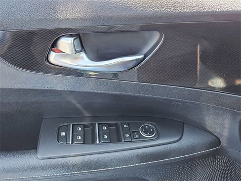 Used 2023 Kia Forte GT-Line w/ GT-Line Premium Package image 32