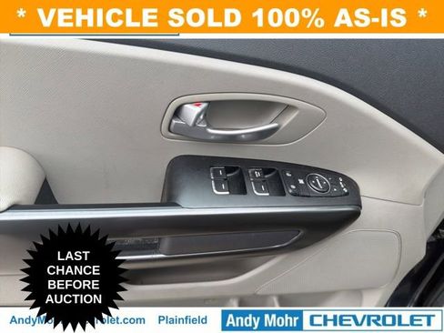Used 2017 Kia Sedona LX w/ LX Essentials Premium Package image 11