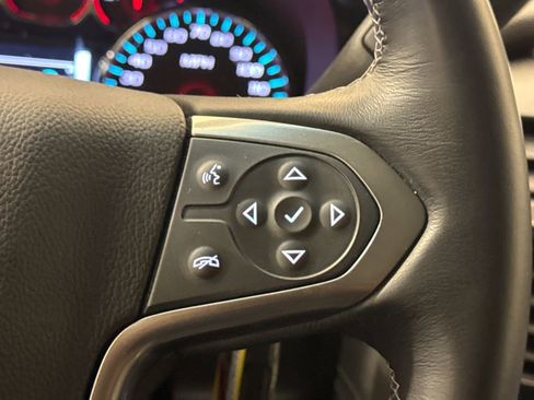Used 2019 Chevrolet Suburban LT image 31