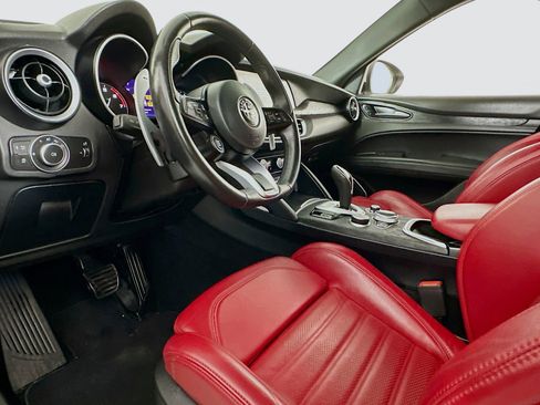 Used 2022 Alfa Romeo Stelvio Sprint image 7