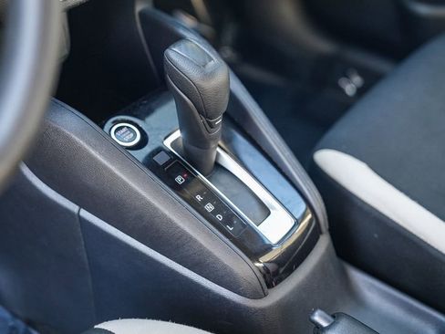 Used 2022 Nissan Versa SV image 21