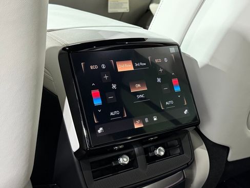 New 2026 Cadillac Vistiq Sport w/ LPO, Floor Liner Package image 44