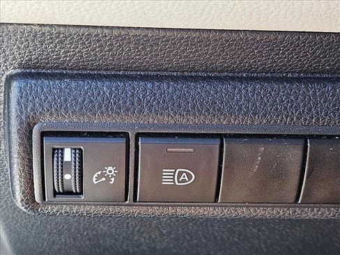 Used 2021 Toyota Corolla LE FWD image 10
