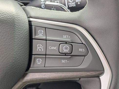 New 2026 Jeep Grand Cherokee Laredo image 16