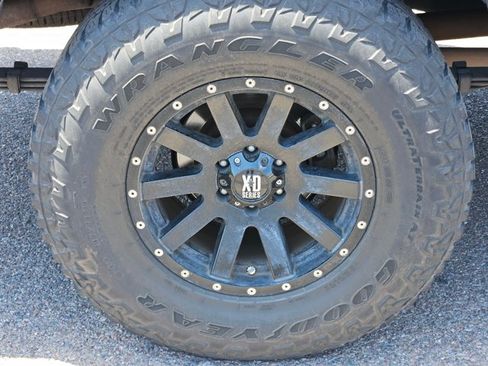 Used 2014 Nissan Frontier SV w/ SV Value Truck Package RWD image 14