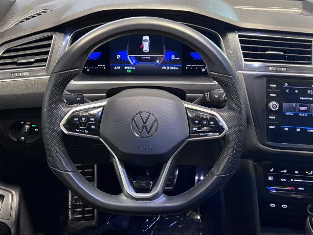 Certified 2022 Volkswagen Tiguan SE R-Line FWD image 20