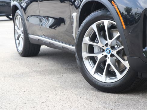 Certified 2025 BMW X5 xDrive50e w/ Parking Assistance Package image 3