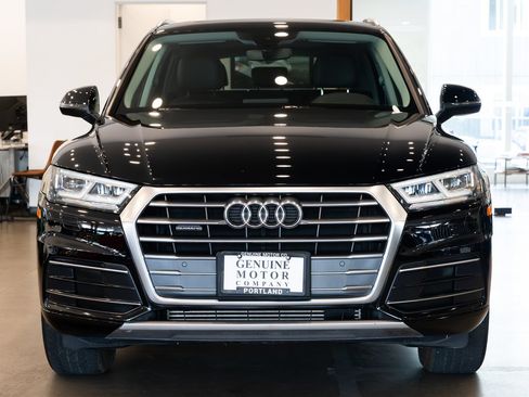 Used 2018 Audi Q5 2.0T Premium Plus w/ Premium Plus Package AWD/4WD image 2