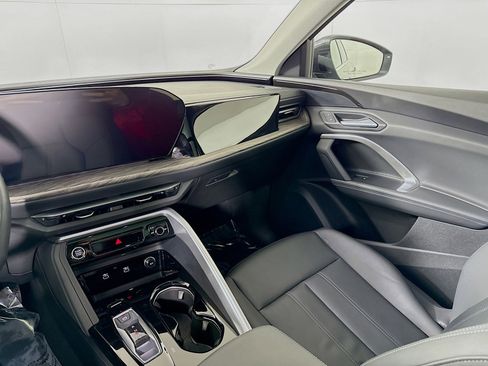 Certified 2025 Audi Q5 Premium w/ Convenience Package image 21