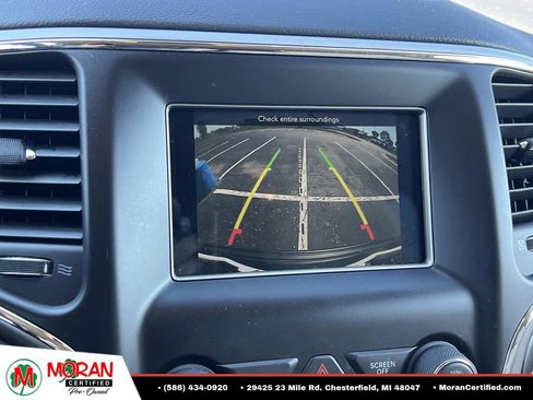 Used 2019 Jeep Grand Cherokee Laredo AWD/4WD image 21