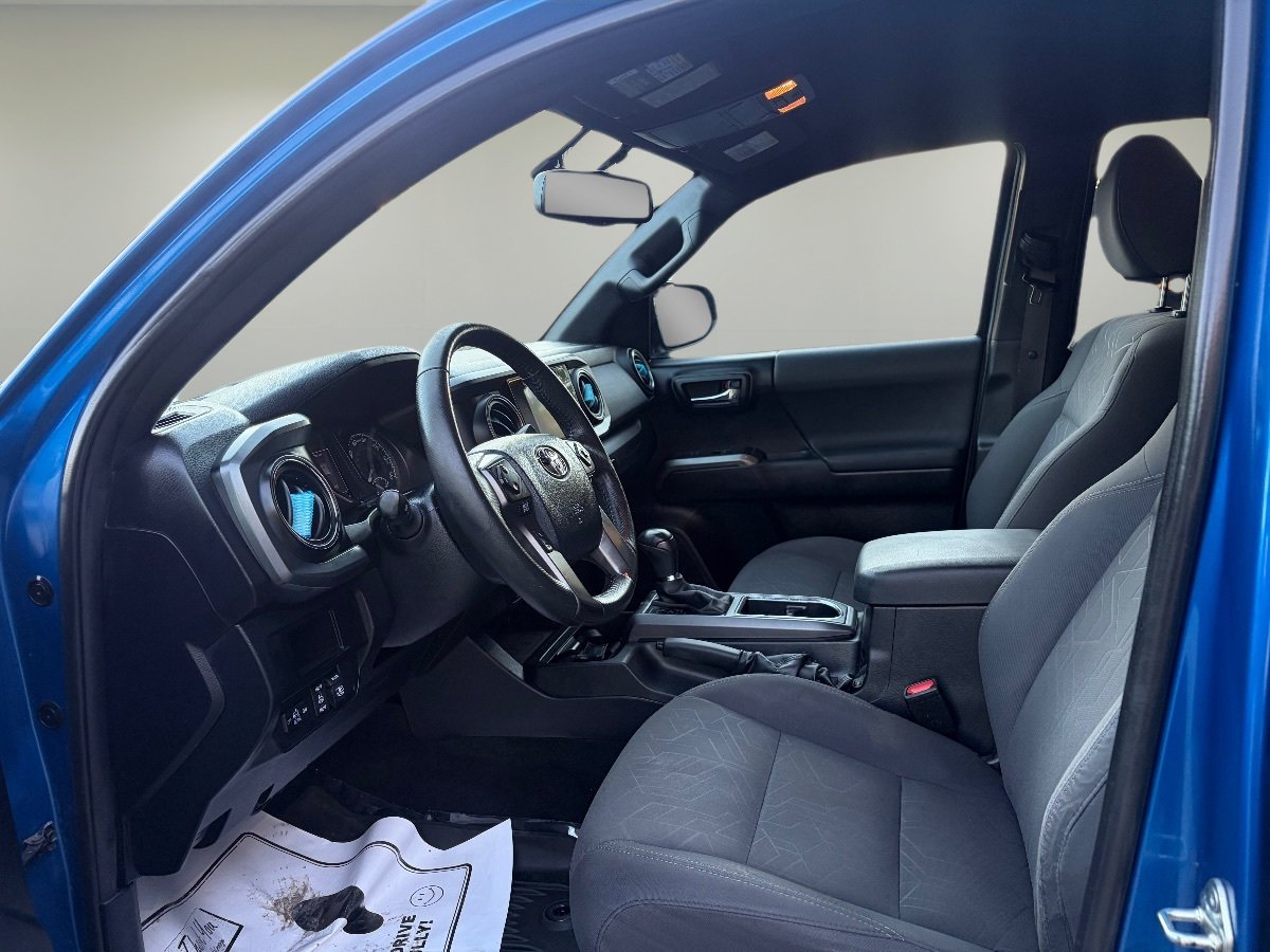 Used 2017 Toyota Tacoma TRD Sport w/ Tow Package (A/T) AWD/4WD image 7