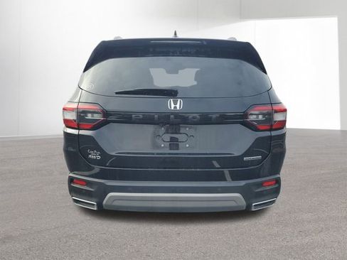 Used 2023 Honda Pilot Touring image 15