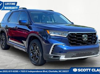 Used 2025 Honda Pilot Touring video 1