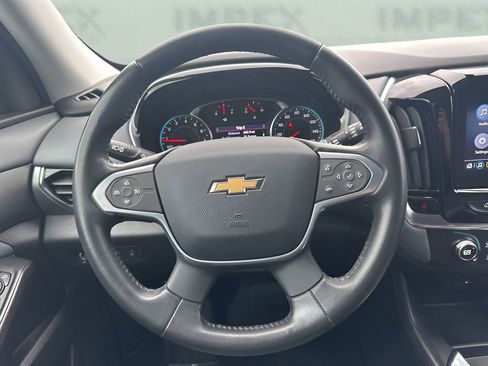 Used 2021 Chevrolet Traverse LT image 14