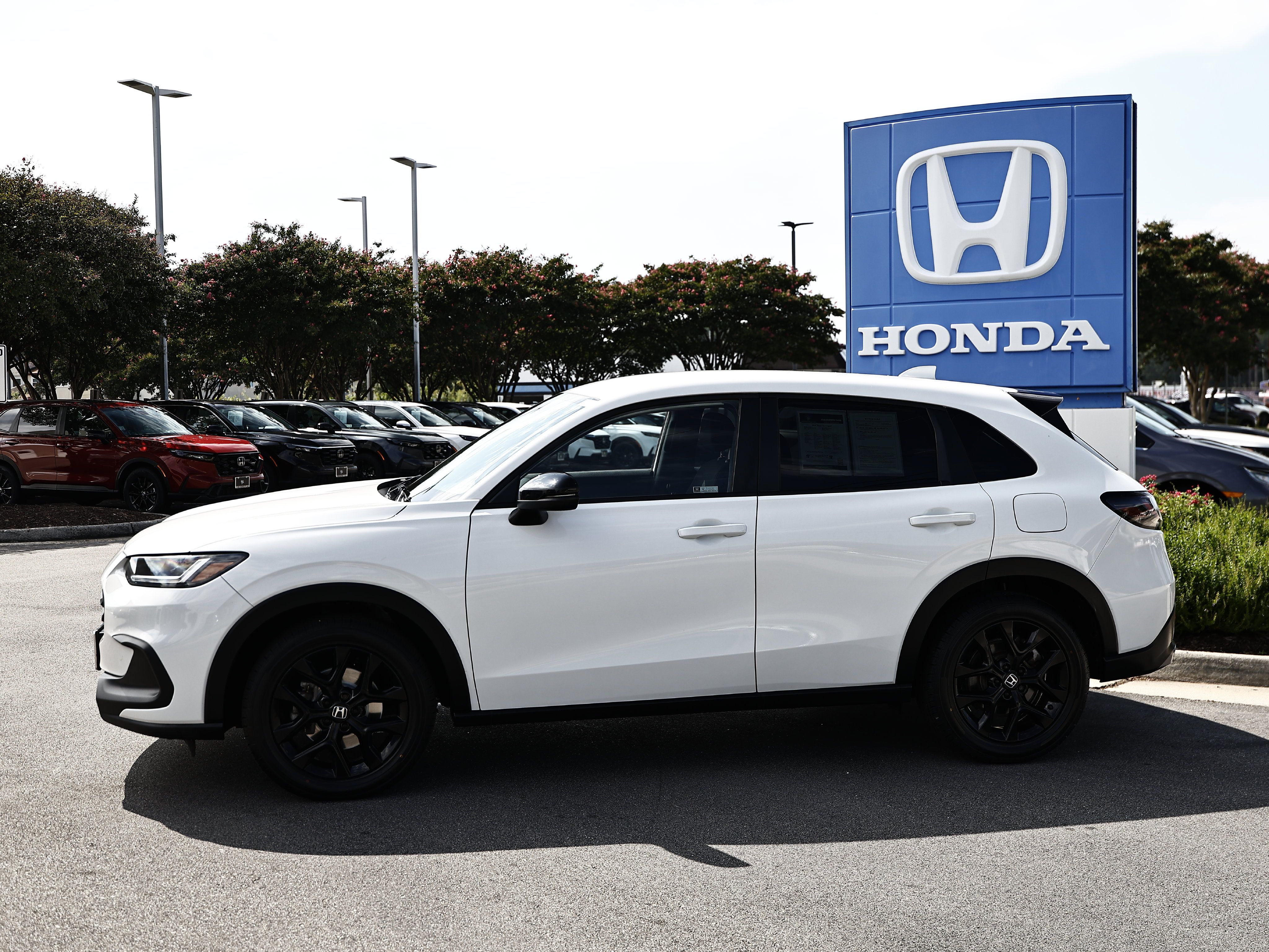 Used 2024 Honda HR-V Sport image 4